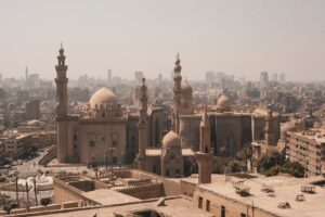 De indrukwekkende zuilen van de Karnak tempel in Luxor