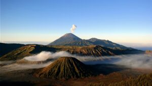 Zonsopkomst over het vulkanische landschap van Mount Bromo