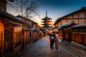 De iconische Yasaka pagode in de historische wijk Higashiyama in Kyoto