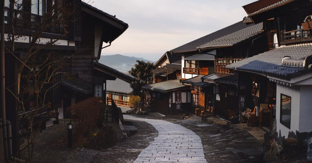 Traditionele houten huizen en straatbeeld in Takayama