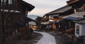 Traditionele houten huizen en straatbeeld in Takayama