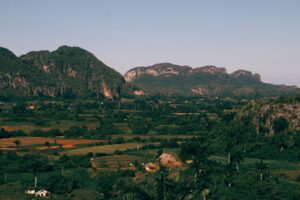 Valle de Viñales met mogotes en tabaksvelden